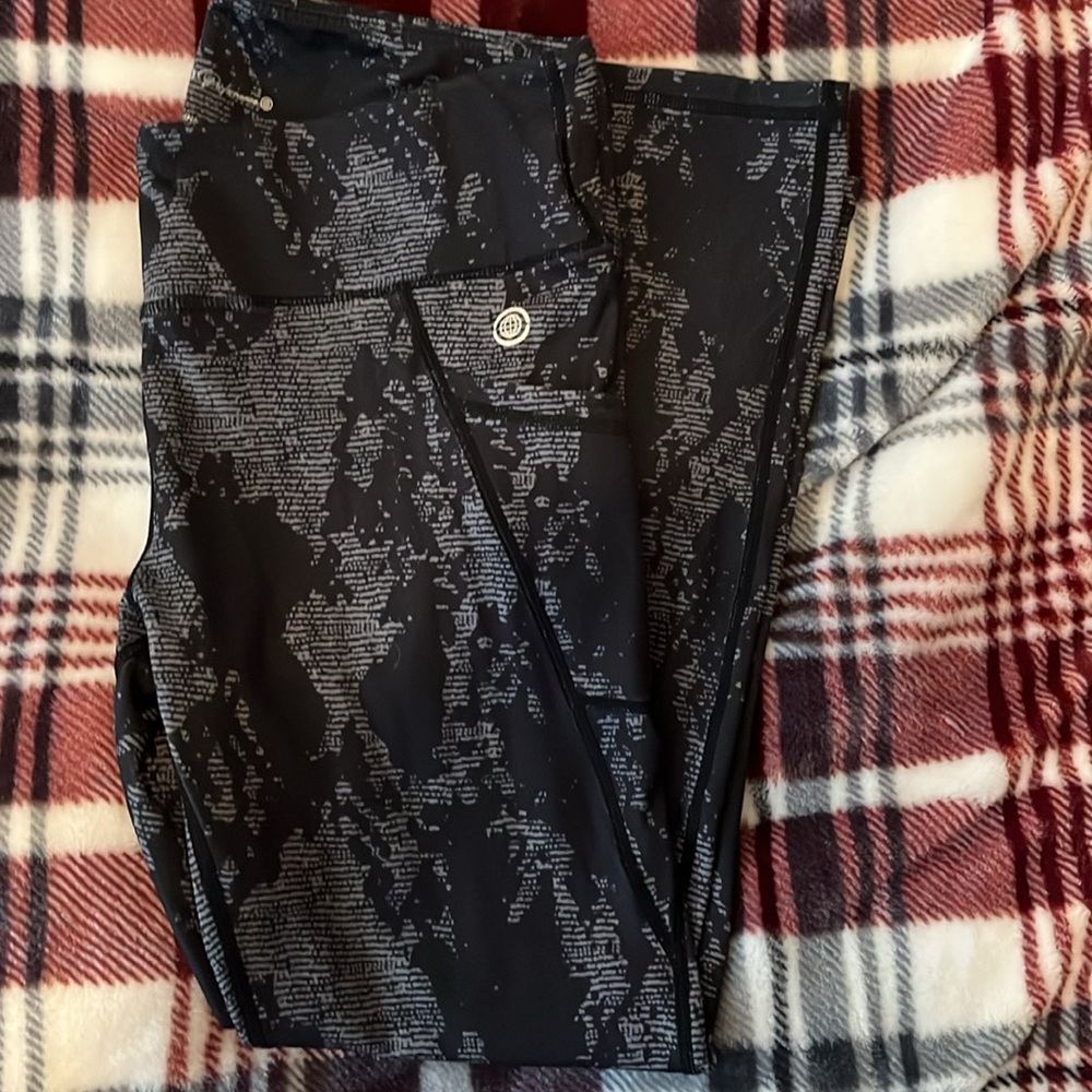 Max studio leggings